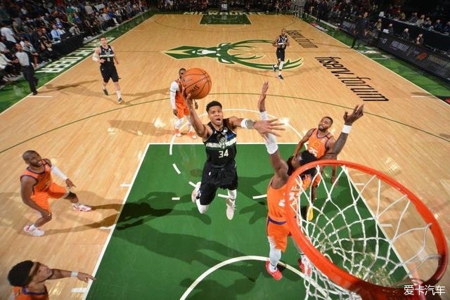 詹姆斯父子同台合砍19分 湖人季前赛不敌太阳